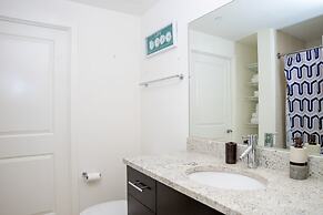 Modern 2BR Apt in Crystal City Arlington