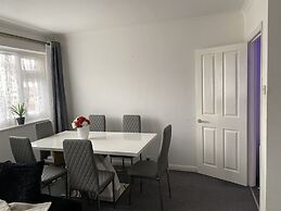 Gorgeous 2-bed Apt in Leafy Richmond!