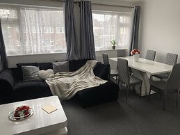 Gorgeous 2-bed Apt in Leafy Richmond!