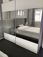 Gorgeous 2-bed Apt in Leafy Richmond!