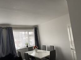 Gorgeous 2-bed Apt in Leafy Richmond!