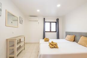 Apartamentos Vale de Carros by Umbral