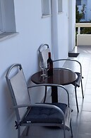 Lefteris Insta-worthy Studio With Balcony