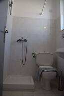 Lefteris Spacious APT Near Ialysos Beach