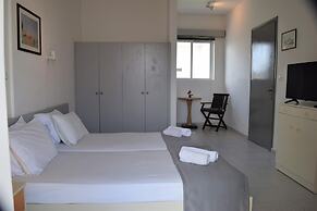 Lefteris Spacious APT Near Ialysos Beach