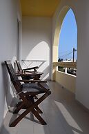 Lefteris Spacious APT Near Ialysos Beach