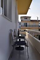 Lefteris Spacious APT Near Ialysos Beach