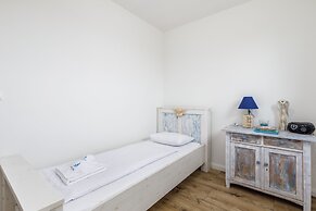 Green Square Apartment by Renters