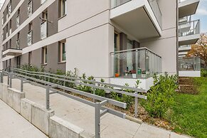 Green Square Apartment by Renters