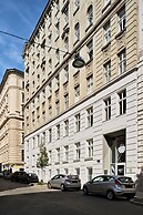 URBANAUTS STUDIOS Fillgrader