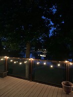 Waterfront Cottage 4 BD by GLOBALSTAY