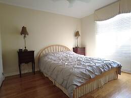 Waterfront Cottage 4 BD by GLOBALSTAY