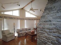 Waterfront Cottage 4 BD by GLOBALSTAY