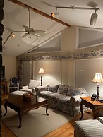 Waterfront Cottage 4 BD by GLOBALSTAY