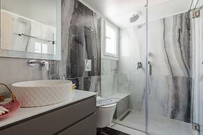 Adorable 2 Bedrooms Apartment in Athens