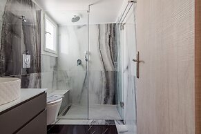 Adorable 2 Bedrooms Apartment in Athens