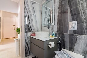 Adorable 2 Bedrooms Apartment in Athens