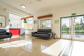 Residencial Padre Pio by Umbral