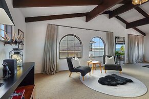 Magnificent Beachfront Mansion - Pool