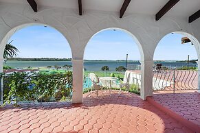 Magnificent Beachfront Mansion - Pool