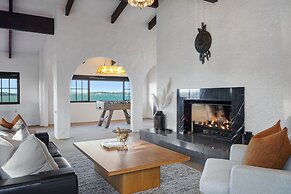 Magnificent Beachfront Mansion - Pool