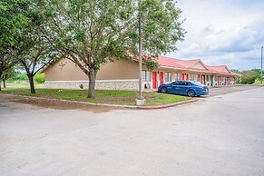 Texan Inn By OYO Beeville US-181