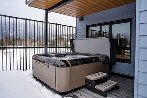 Switchback Suite by Revelstoke Vacations