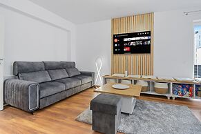 Karina 2BDR Apartment