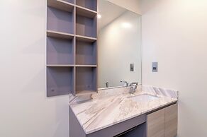 Capital 2 Bed Olive Tree Line By YourHost