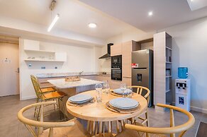 Capital 2 Bed Olive Tree Line By YourHost