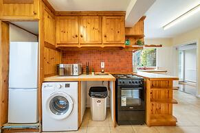 Pierocks Carver Entire House, Free Parking and Wi-fi in High Wycombe