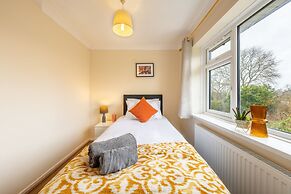 Pierocks Carver Entire House, Free Parking and Wi-fi in High Wycombe