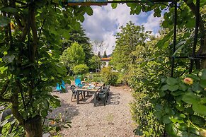 Anita Lake - Shared Pool