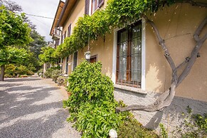 Anita Lake - Shared Pool