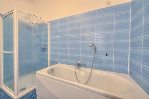 Anita Lake - Shared Pool