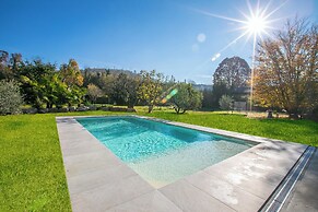 Anita Lake - Shared Pool