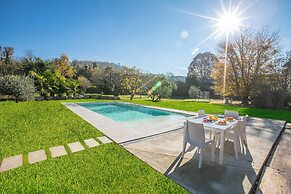 Anita Lake - Shared Pool