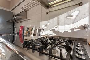 Casa Torricelli in Zona Crocetta by Wonderful Italy