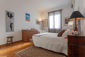 Casa Torricelli in Zona Crocetta by Wonderful Italy