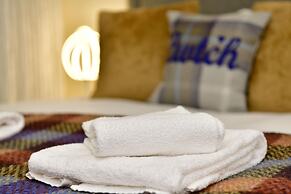 Just Stay Wales - Waterfront Townhouse