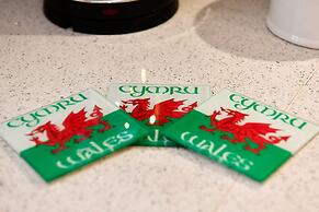Just Stay Wales - Waterfront Townhouse