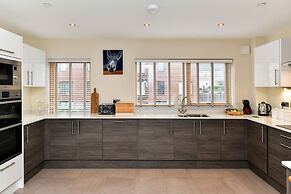 Just Stay Wales - Waterfront Townhouse