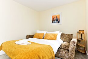 Just Stay Wales - Waterfront Townhouse