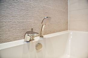 Just Stay Wales - Waterfront Townhouse