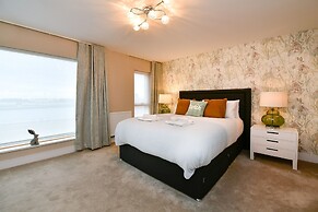 Just Stay Wales - Waterfront Townhouse