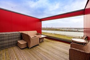 Just Stay Wales - Waterfront Townhouse