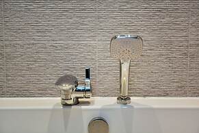 Just Stay Wales - Waterfront Townhouse