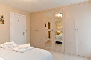 Just Stay Wales - Waterfront Townhouse