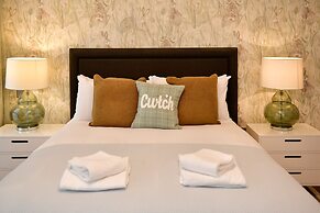 Just Stay Wales - Waterfront Townhouse