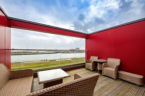 Just Stay Wales - Waterfront Townhouse